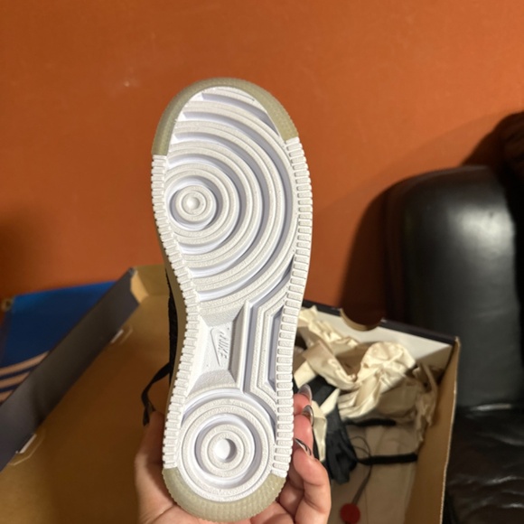 Nike uptown’s - Picture 2 of 6